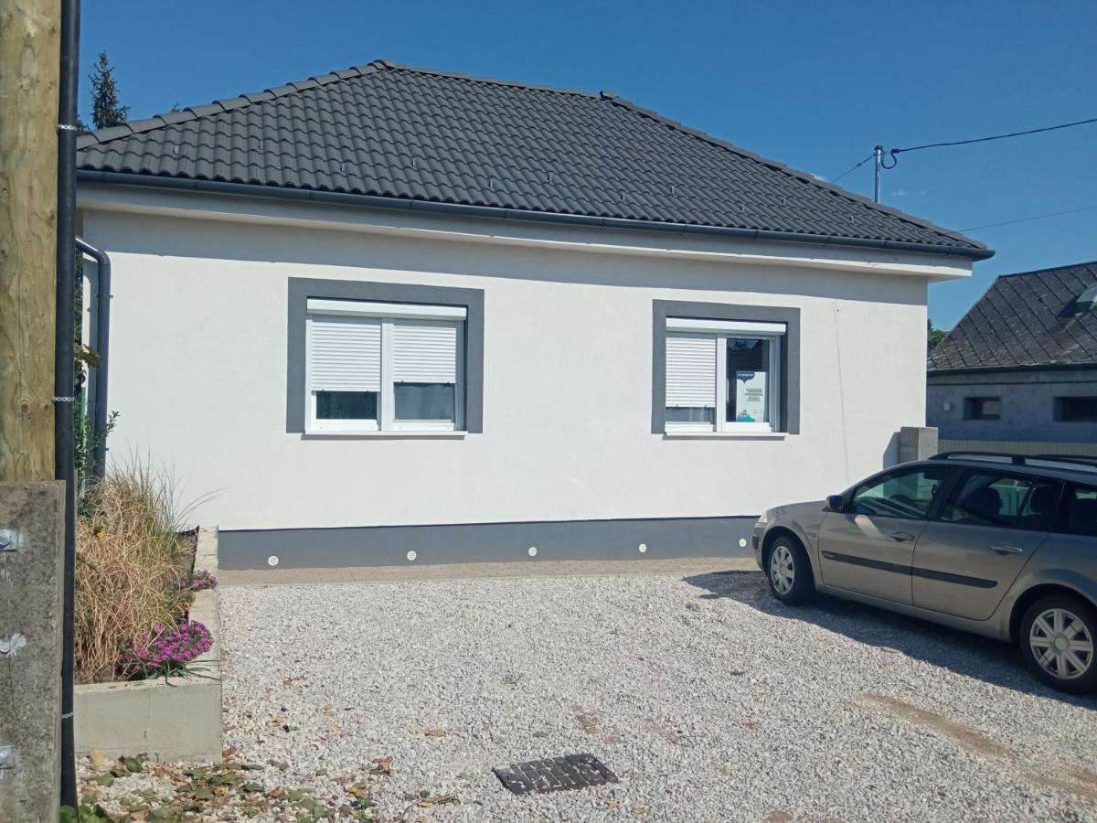 Kiss-Szollosi Vendeghaz II Lola Debreţin Exterior foto
